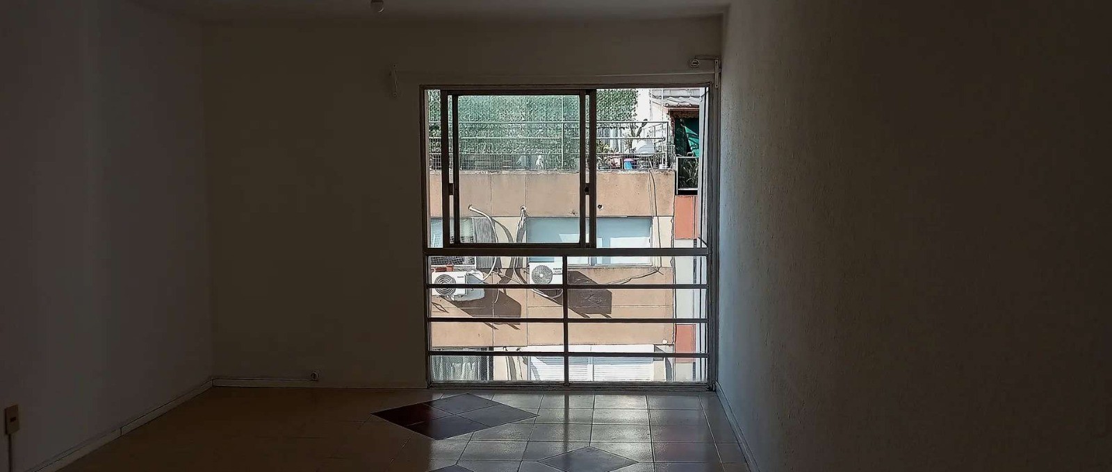 Alquiler Monoambiente piso 7 en Centro con calefón · Foto 3