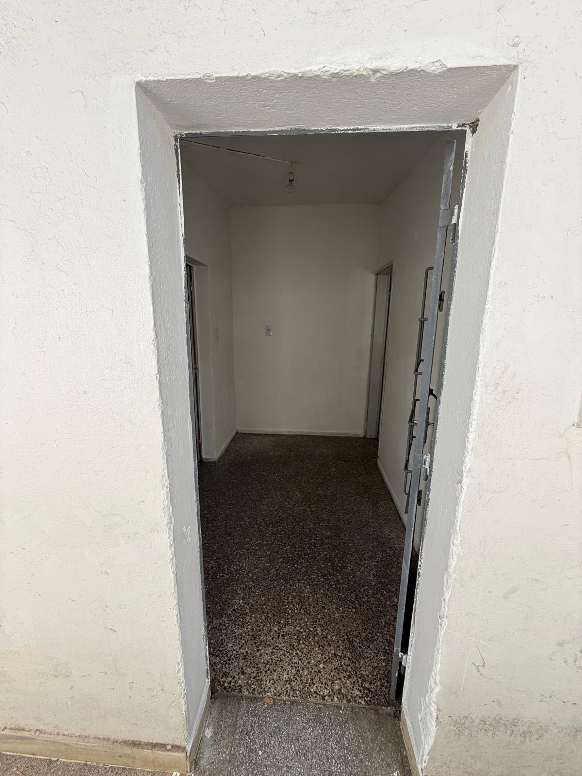 Grecia frente a TATA (CERRO) Apartamento a $12.300
