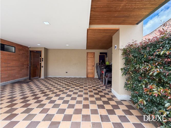 Casa de 3 alcobas en venta en Rionegro, 167 m² · foto 3 de 24