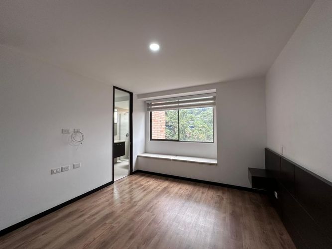 Apartamento de 2 alcobas en arriendo en El Poblado, Medellín, 105 m² · foto 11 de 19