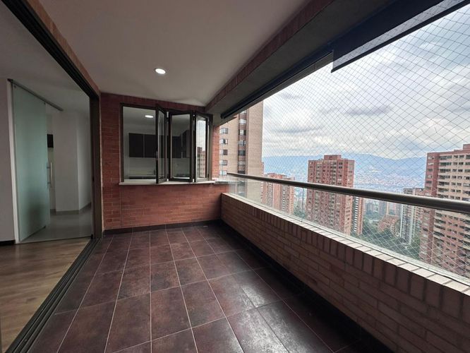 Apartamento de 2 alcobas en arriendo en El Poblado, Medellín, 105 m² · foto 19 de 19