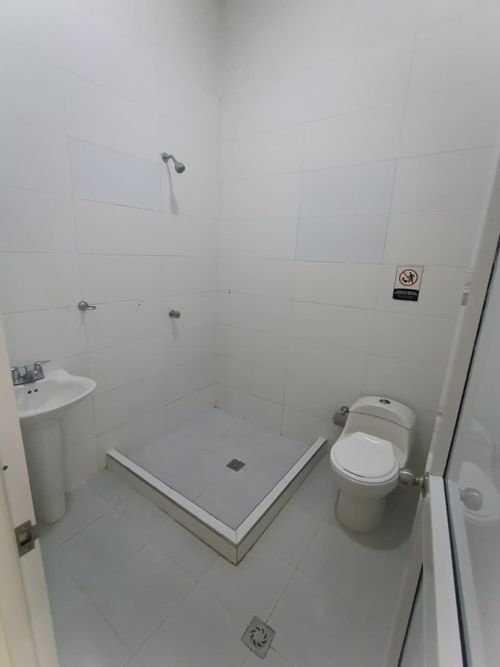 Casa de 13 alcobas en arriendo en Bellavista, Barranquilla, 400 m² · foto 10 de 24
