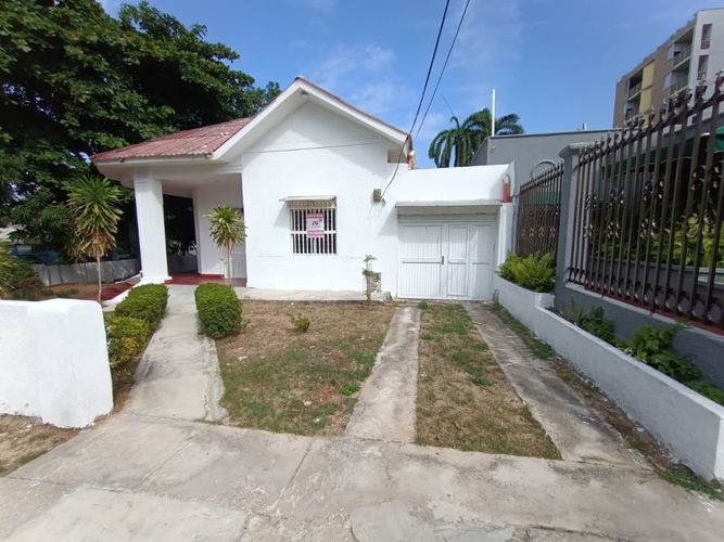 Casa de 13 alcobas en arriendo en Bellavista, Barranquilla, 400 m² · foto 23 de 24