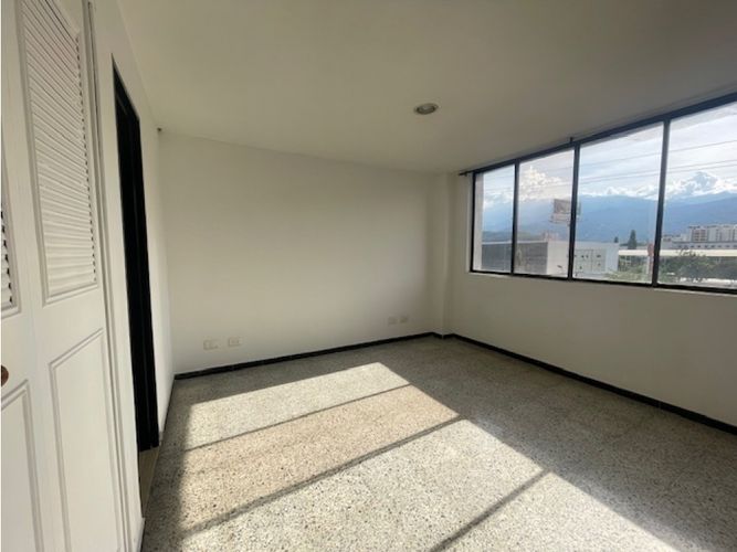 Apartamento en venta en Departamental, Cali · foto 5 de 9