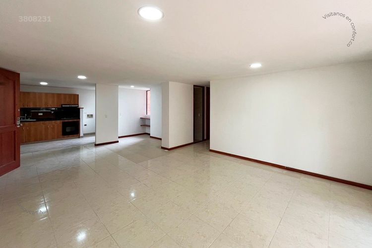 Apartamento en arriendo en Los Balsos, Medellín · foto 2 de 24