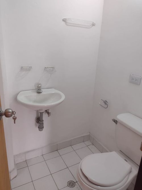 Local en arriendo en El Chagualo, Medellín, 60 m² · foto 5 de 5