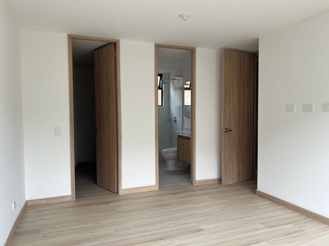 Apartamento de 3 alcobas en arriendo en Camino Verde, Envigado, 87 m² · foto 10 de 18
