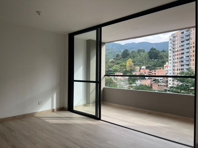 Apartamento de 3 alcobas en arriendo en Camino Verde, Envigado, 87 m² · foto 3 de 18