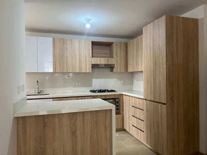 Apartamento de 3 alcobas en arriendo en Camino Verde, Envigado, 87 m² · foto 4 de 18