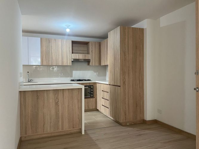 Apartamento de 3 alcobas en arriendo en Camino Verde, Envigado, 87 m² · foto 8 de 18