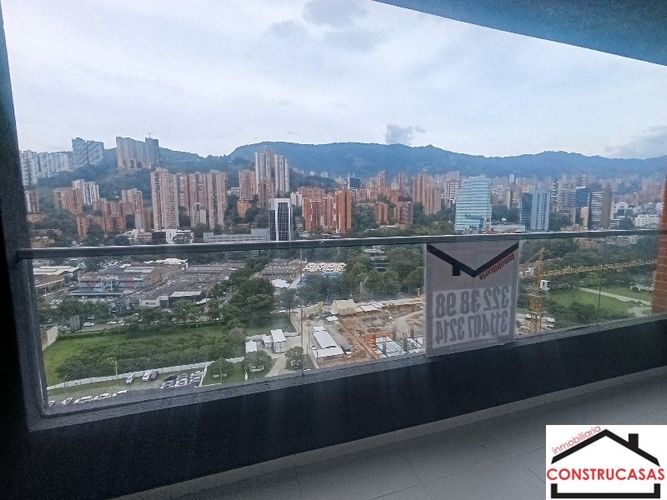 Apartamento en arriendo en Ciudad Del Río, Medellín, 121 m² · foto 3 de 24