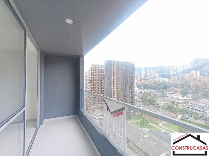 Apartamento en arriendo en Ciudad Del Río, Medellín, 121 m² · foto 4 de 24