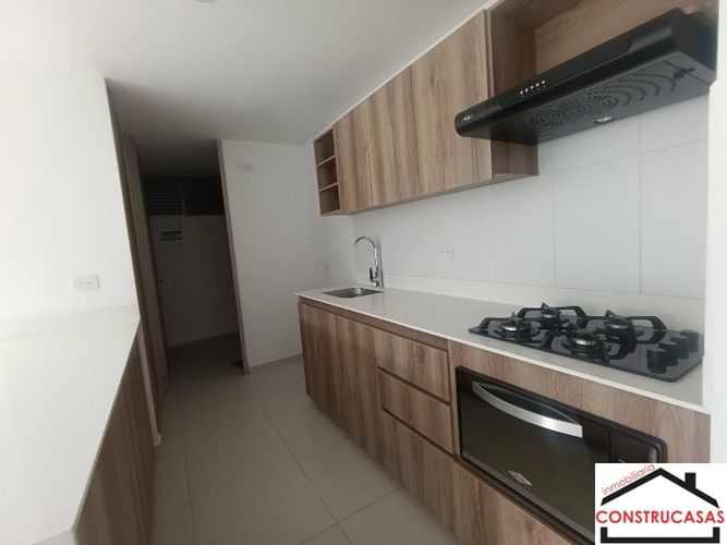 Apartamento en arriendo en Ciudad Del Río, Medellín, 121 m² · foto 5 de 24