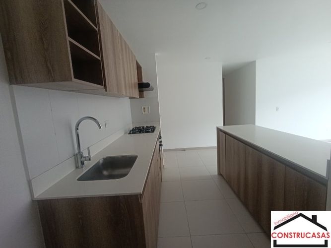 Apartamento en arriendo en Ciudad Del Río, Medellín, 121 m² · foto 6 de 24