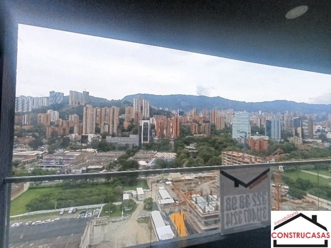 Apartamento en arriendo en Ciudad Del Río, Medellín, 121 m² · foto 7 de 24