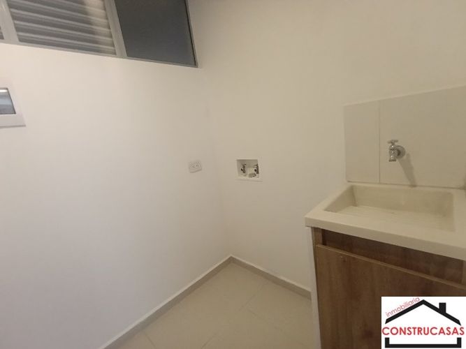 Apartamento en arriendo en Ciudad Del Río, Medellín, 121 m² · foto 8 de 24