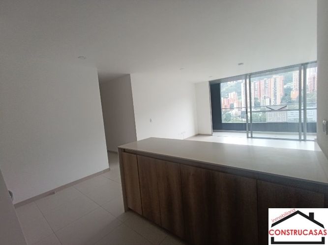 Apartamento en arriendo en Ciudad Del Río, Medellín, 121 m² · foto 9 de 24