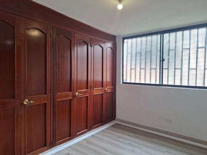 Apartamento de 2 alcobas en arriendo en El Poblado, Medellín, 140 m² · foto 4 de 12