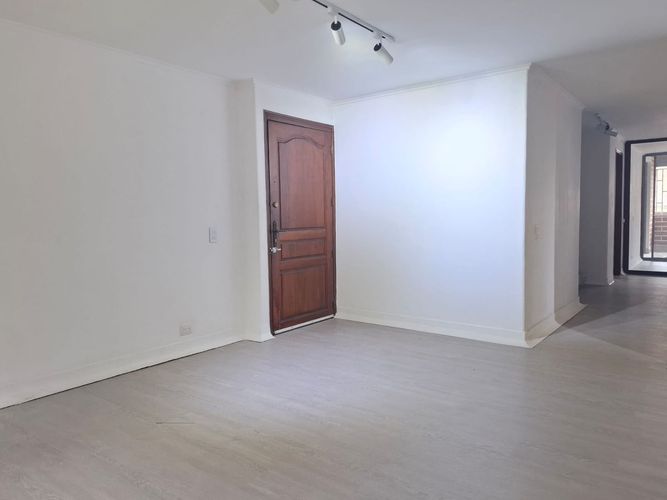Apartamento de 2 alcobas en arriendo en El Poblado, Medellín, 140 m² · foto 8 de 12