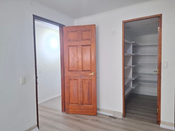 Apartamento de 2 alcobas en arriendo en El Poblado, Medellín, 140 m² · foto 7 de 12