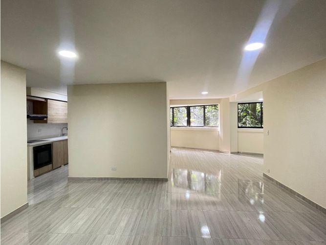 Apartamento de 3 alcobas en venta en Villa Carlota, Medellín, 111 m² · foto 3 de 24