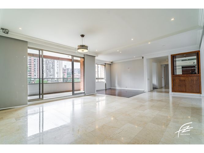 Apartamento de 3 alcobas en venta en Transversal Inferior, Medellín, 195 m² · foto 6 de 24