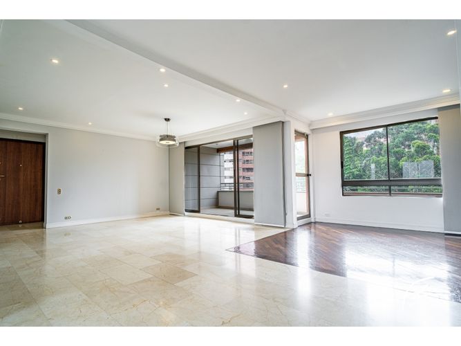 Apartamento de 3 alcobas en venta en Transversal Inferior, Medellín, 195 m² · foto 7 de 24