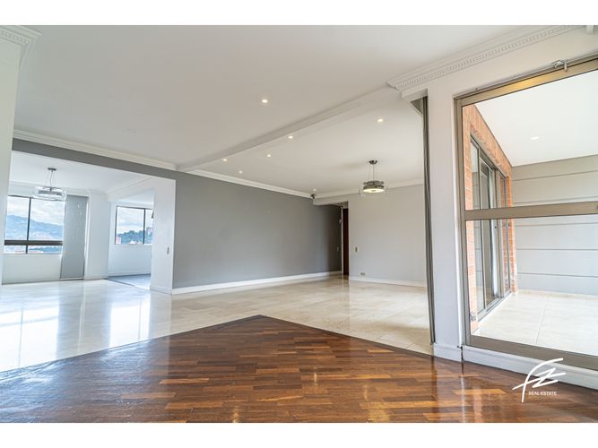 Apartamento de 3 alcobas en venta en Transversal Inferior, Medellín, 195 m² · foto 10 de 24