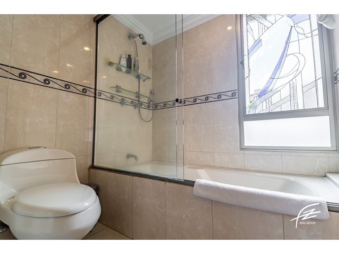 Apartamento de 3 alcobas en venta en Transversal Inferior, Medellín, 195 m² · foto 19 de 24