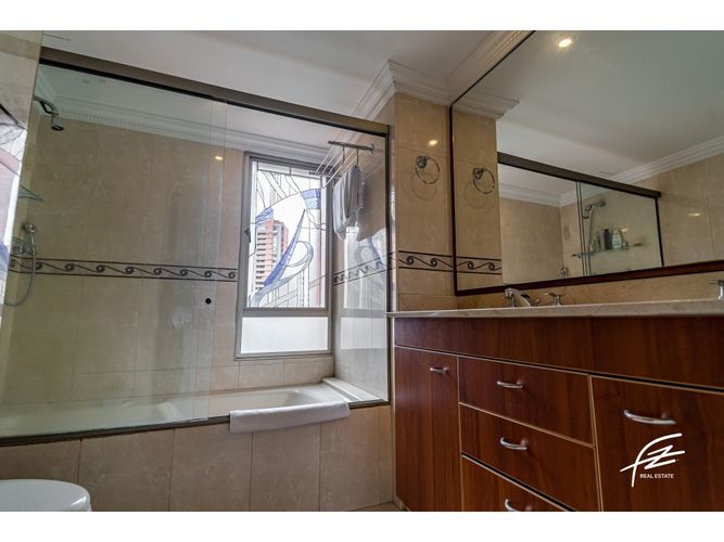 Apartamento de 3 alcobas en venta en Transversal Inferior, Medellín, 195 m² · foto 20 de 24