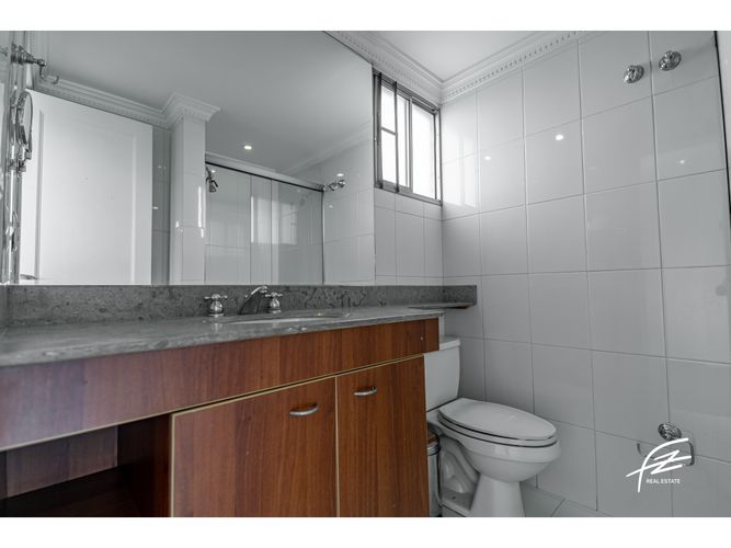 Apartamento de 3 alcobas en venta en Transversal Inferior, Medellín, 195 m² · foto 21 de 24