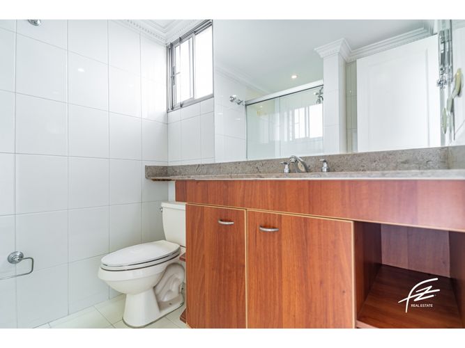 Apartamento de 3 alcobas en venta en Transversal Inferior, Medellín, 195 m² · foto 22 de 24