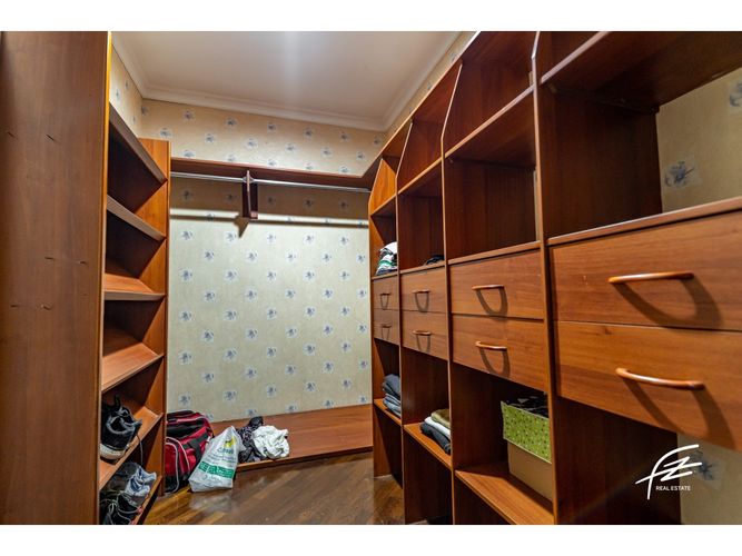 Apartamento de 3 alcobas en venta en Transversal Inferior, Medellín, 195 m² · foto 23 de 24