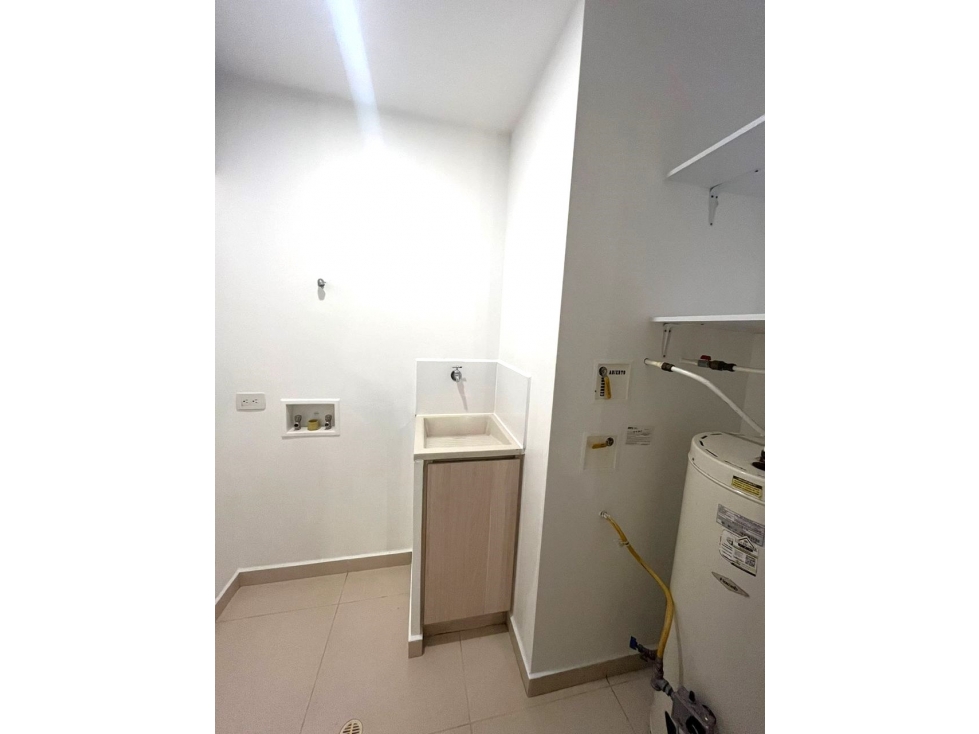 Apartamento en arriendo en El Poblado, Medellín · foto 4 de 16