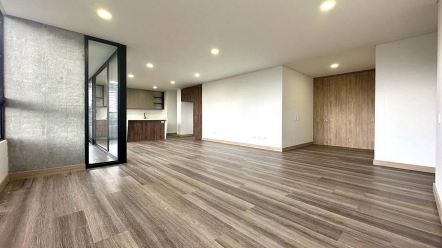 Apartamento de 3 alcobas en arriendo en La Calera, Medellín, 198 m² · foto 3 de 16