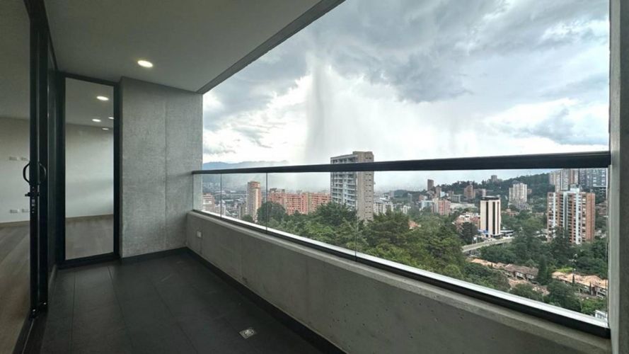 Apartamento de 3 alcobas en arriendo en La Calera, Medellín, 198 m² · foto 5 de 16