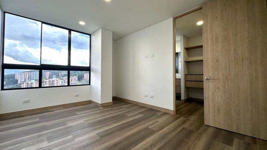 Apartamento de 3 alcobas en arriendo en La Calera, Medellín, 198 m² · foto 9 de 16