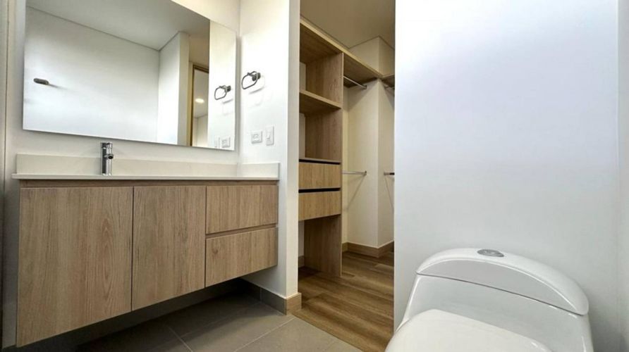 Apartamento de 3 alcobas en arriendo en La Calera, Medellín, 198 m² · foto 10 de 16