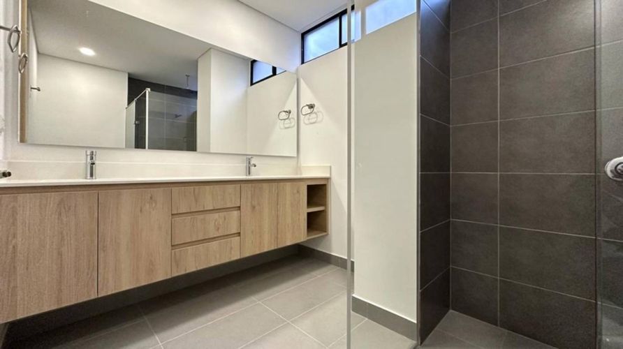 Apartamento de 3 alcobas en arriendo en La Calera, Medellín, 198 m² · foto 16 de 16