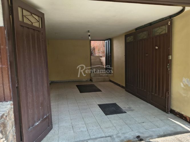 Casa de 3 alcobas en venta en Las Acacias, Medellín, 210 m² · foto 5 de 24