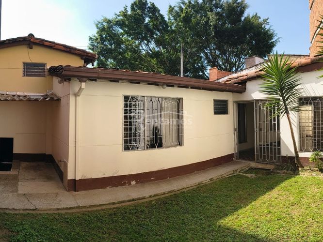 Casa de 3 alcobas en venta en Las Acacias, Medellín, 210 m² · foto 9 de 24