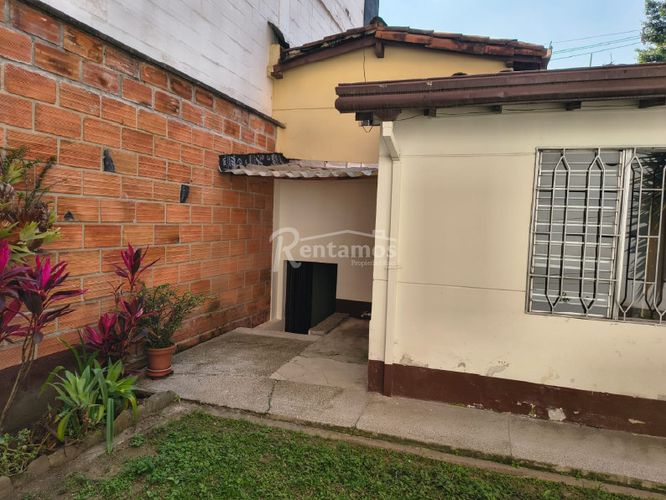 Casa de 3 alcobas en venta en Las Acacias, Medellín, 210 m² · foto 10 de 24