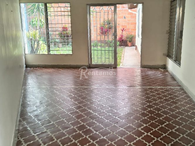Casa de 3 alcobas en venta en Las Acacias, Medellín, 210 m² · foto 11 de 24