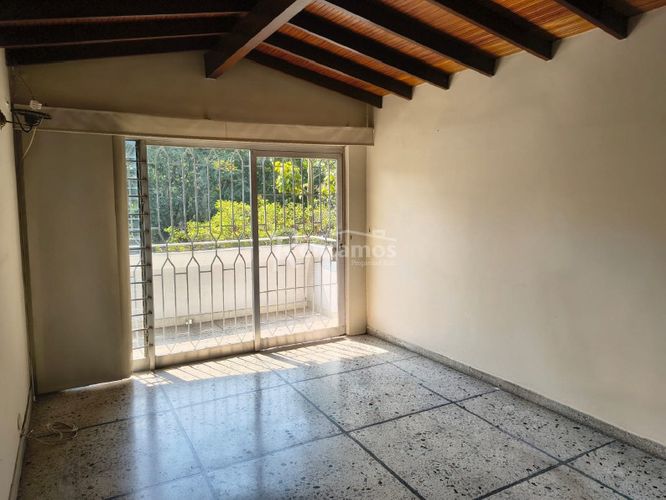Casa de 3 alcobas en venta en Las Acacias, Medellín, 210 m² · foto 16 de 24