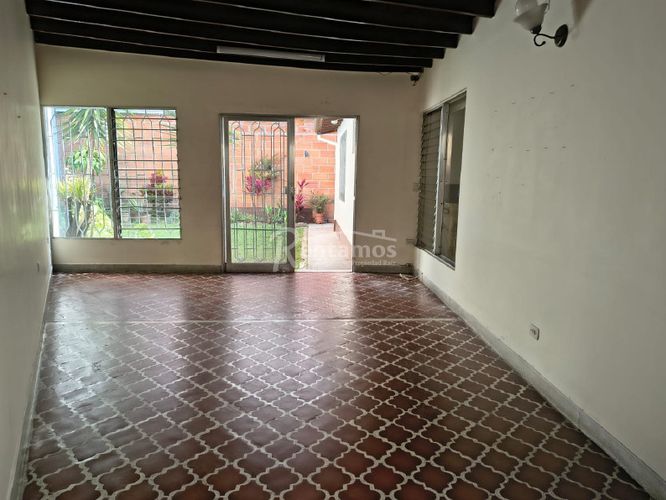 Casa de 3 alcobas en venta en Las Acacias, Medellín, 210 m² · foto 17 de 24