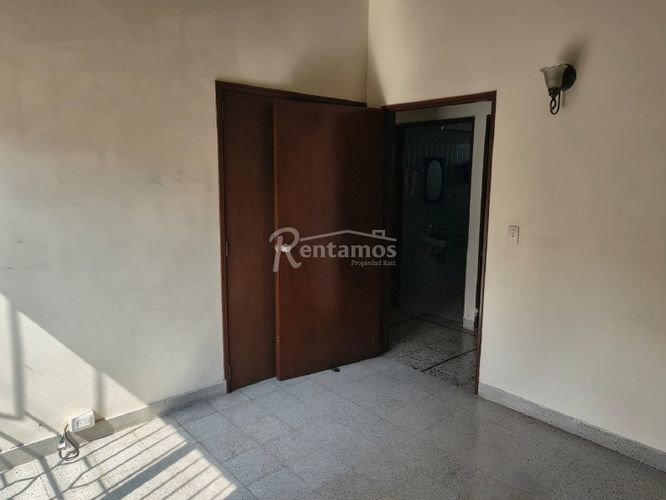 Casa de 3 alcobas en venta en Las Acacias, Medellín, 210 m² · foto 23 de 24