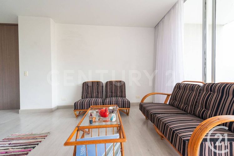 Apartamento de 2 alcobas en venta en Versalles No.1, Envigado, 88 m² · foto 2 de 23