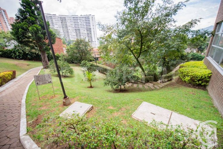 Apartamento de 2 alcobas en venta en Versalles No.1, Envigado, 88 m² · foto 22 de 23
