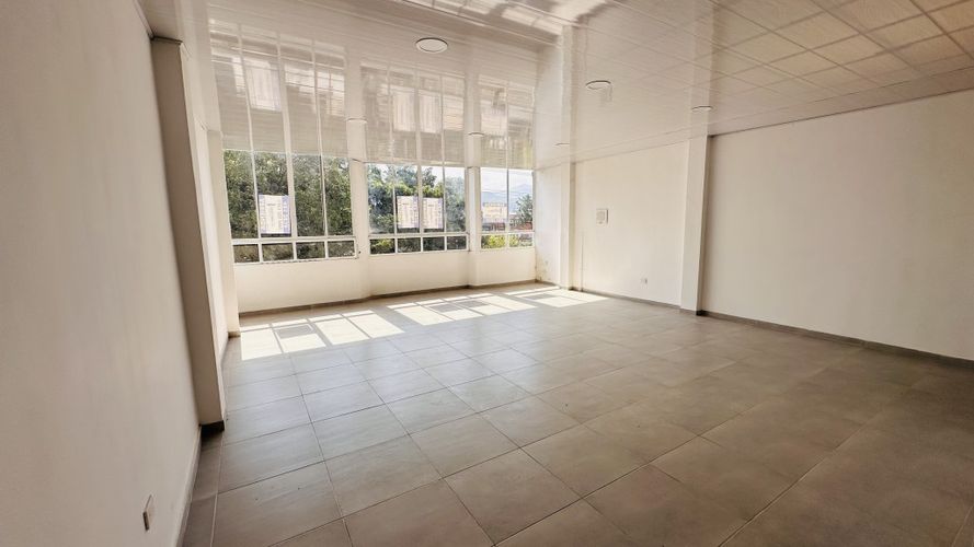 Oficina en arriendo en Santo Domingo, Cali, 170 m² · foto 4 de 6