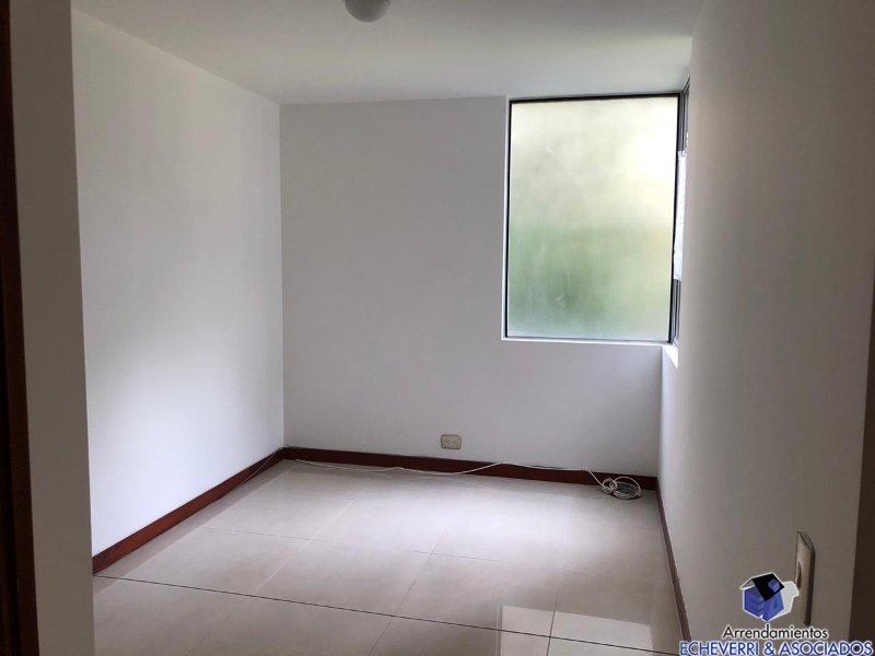 Apartamento en venta en Zona Centro, Envigado · foto 2 de 10